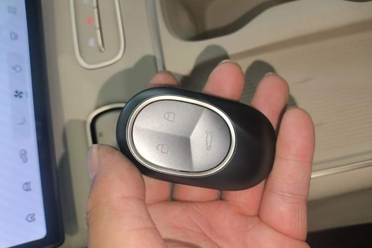 Used Nio ES6 2024 75 kWh Vehicle Key