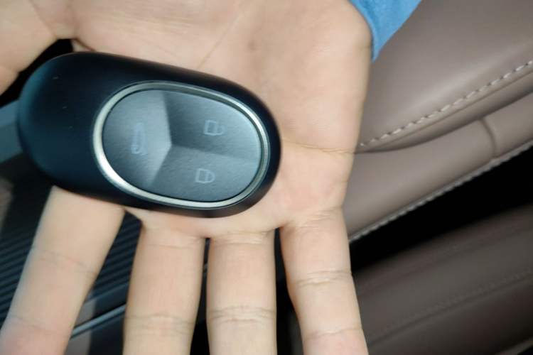 Used Nio ES6 2024 75 kWh Vehicle Key