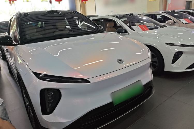 Used Nio ES6 2024 75 kWh Front Right 45 Deg