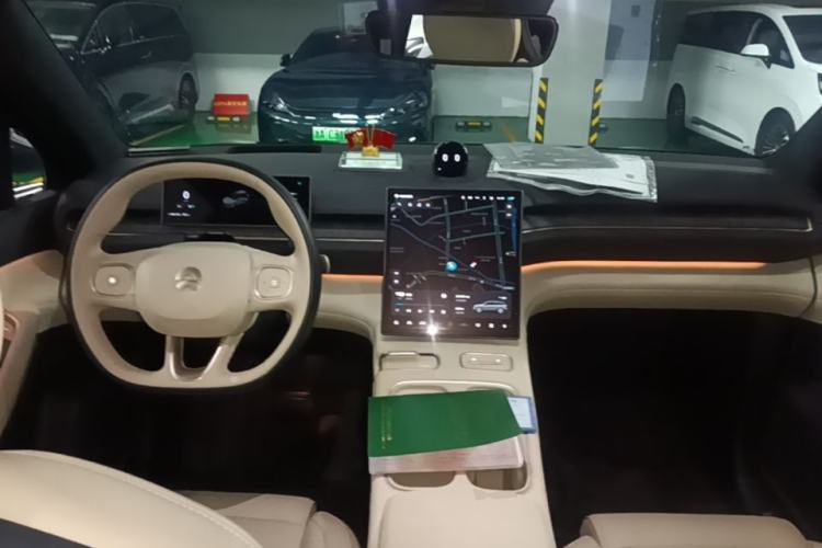 Used Nio ES6 2024 75 kWh Center Console