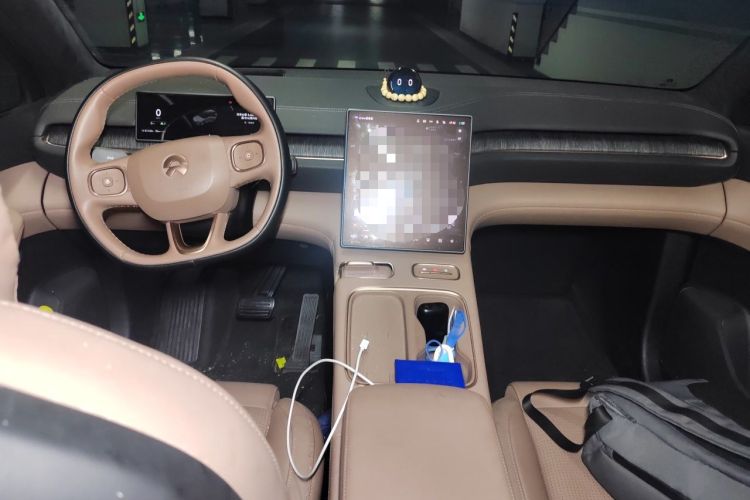 Used Nio ES6 2024 75 kWh Center Console