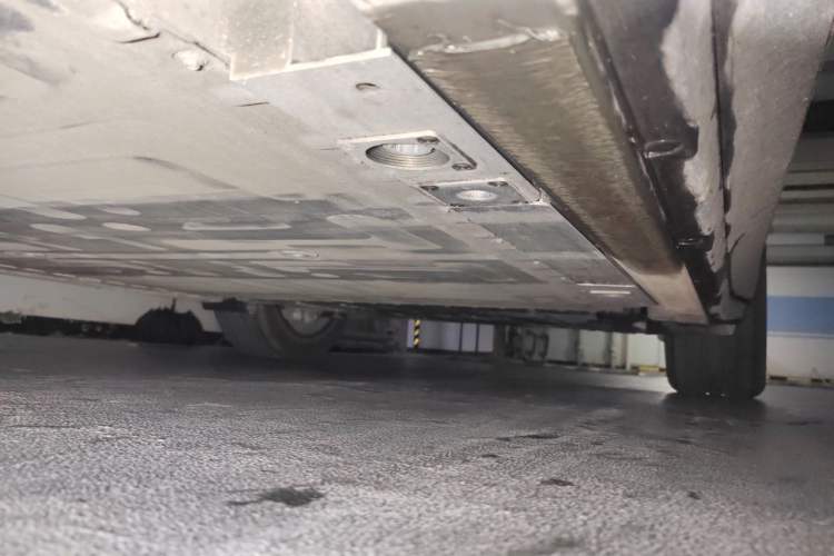 Used Nio ES6 2024 75 kWh Chassis Front Left
