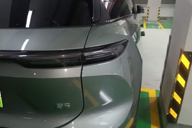 Used Nio ES6 2024 75 kWh Exterior 3