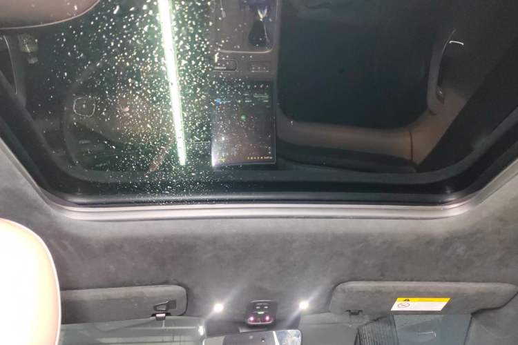 Used Nio ES6 2024 75 kWh Headliner