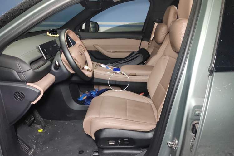 Used Nio ES6 2024 75 kWh Left Front Seat
