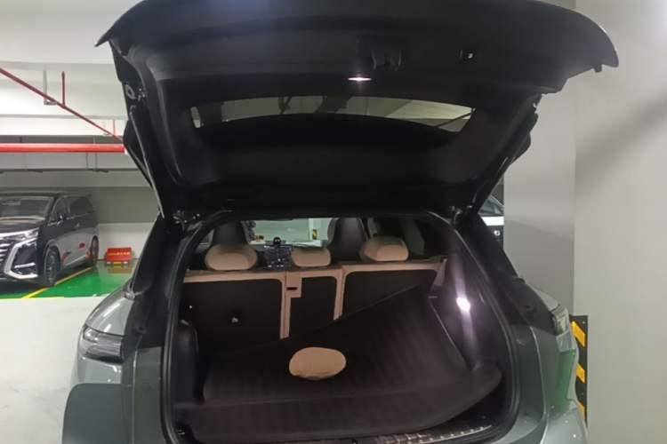 Used Nio ES6 2024 75 kWh Trunk