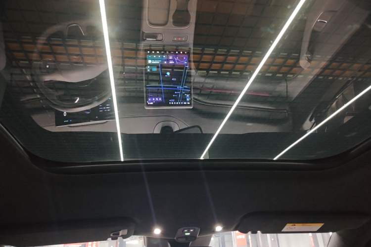 Used Nio ES6 2024 75 kWh Headliner