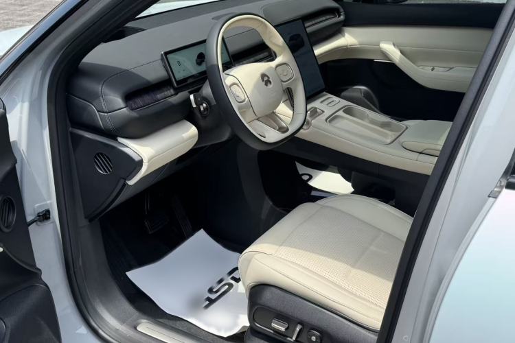 Used Nio ES6 2024 75 kWh Interior 1