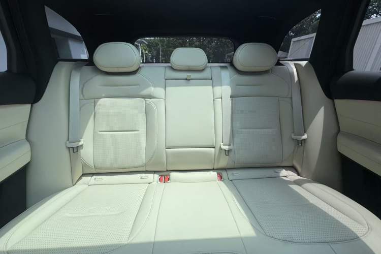 Used Nio ES6 2024 75 kWh Interior 10
