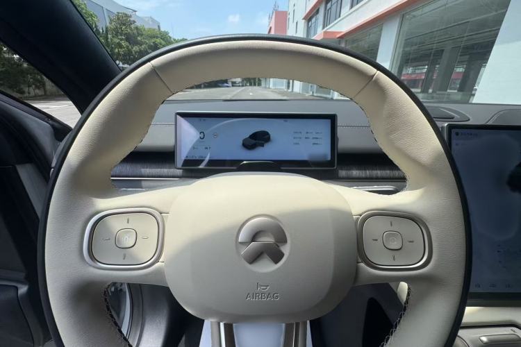 Used Nio ES6 2024 75 kWh Interior 2