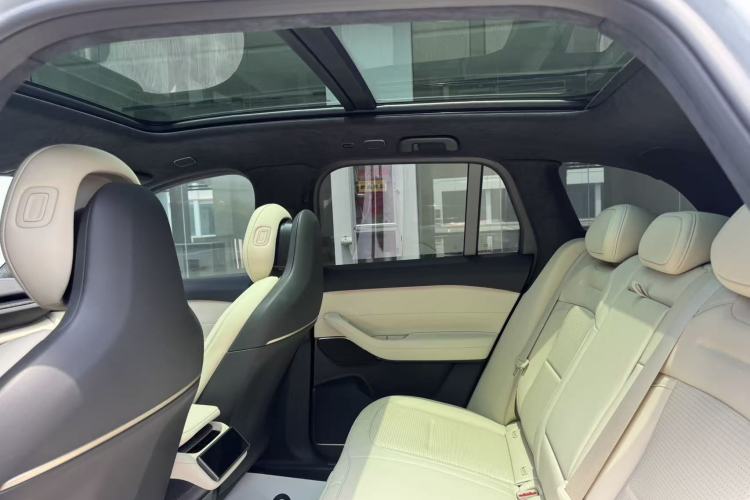 Used Nio ES6 2024 75 kWh Interior 7