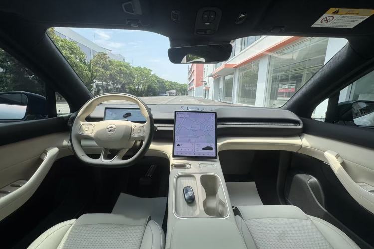 Used Nio ES6 2024 75 kWh Interior 8
