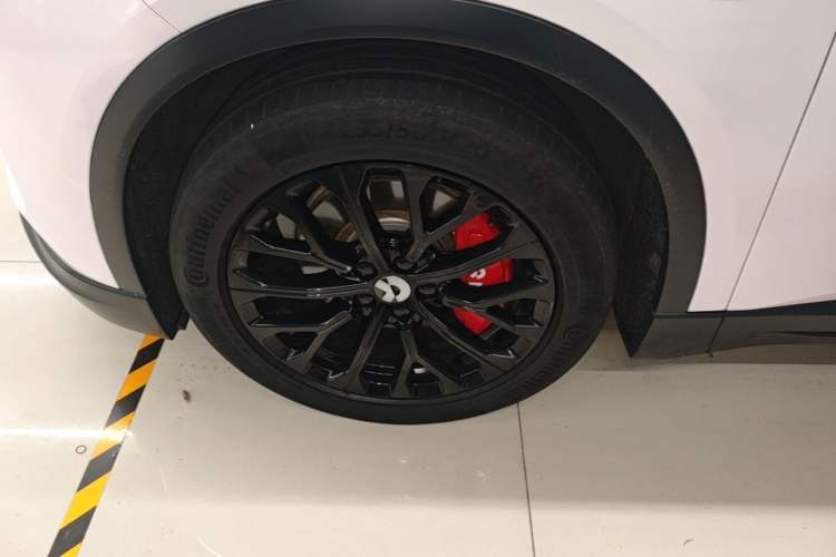 Used Nio ES6 2024 75 kWh Left Front Wheel Hub