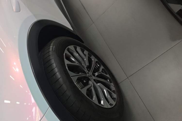 Used Nio ES6 2024 75 kWh Left Front Wheel Hub