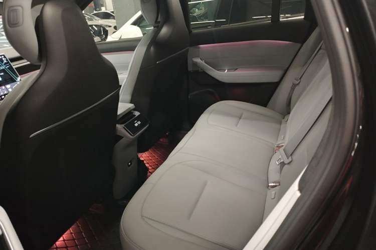 Used Nio ES6 2024 75 kWh Left Rear Seat