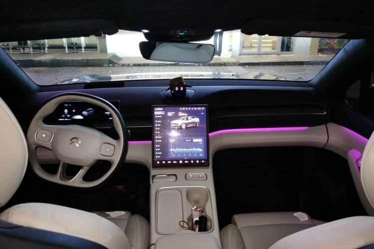 Used Nio ES6 2024 75 kWh Center Console