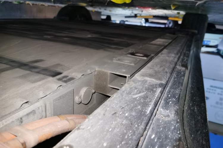 Used Nio ES6 2024 75 kWh Chassis Front Right