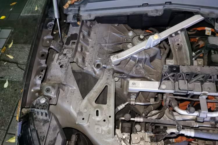 Used Nio ES6 2024 75 kWh Engine Bay Right