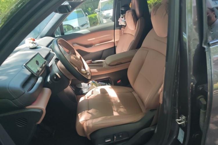 Used Nio ES6 2024 75 kWh Left Front Seat