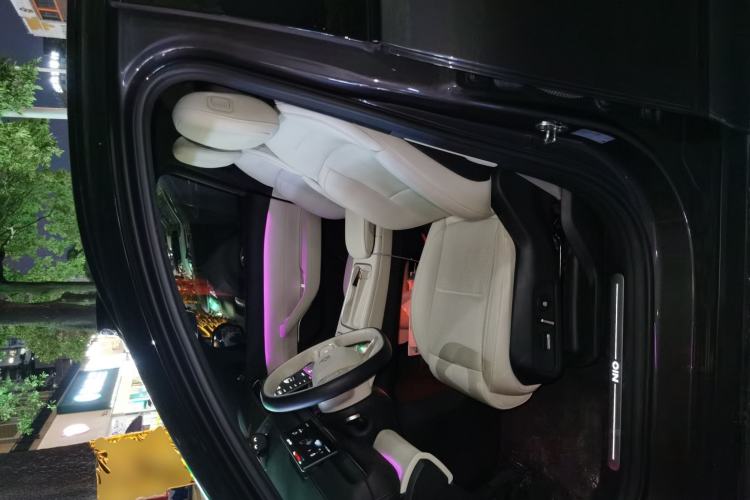 Used Nio ES6 2024 75 kWh Left Front Seat