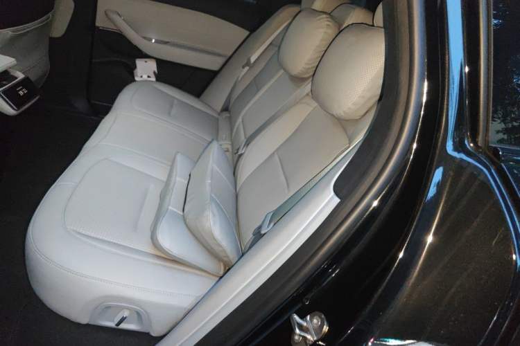 Used Nio ES6 2024 75 kWh Left Rear Seat