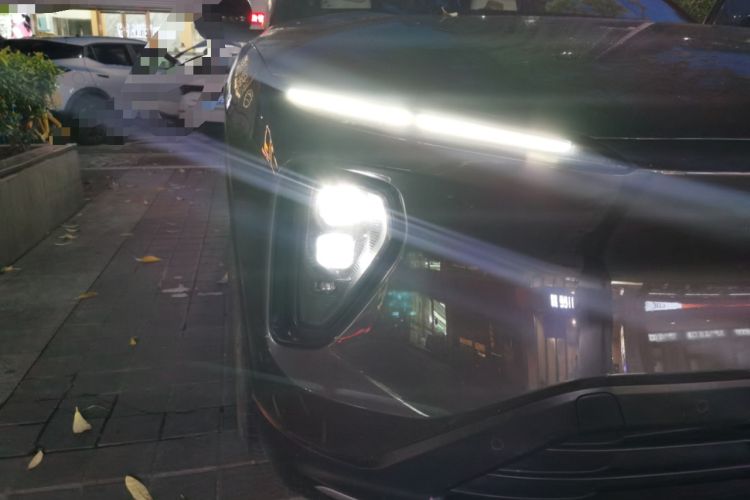 Used Nio ES6 2024 75 kWh Right Front Headlight