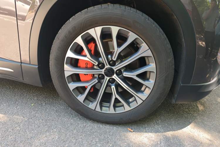 Used Nio ES6 2024 75 kWh Right Front Wheel Hub