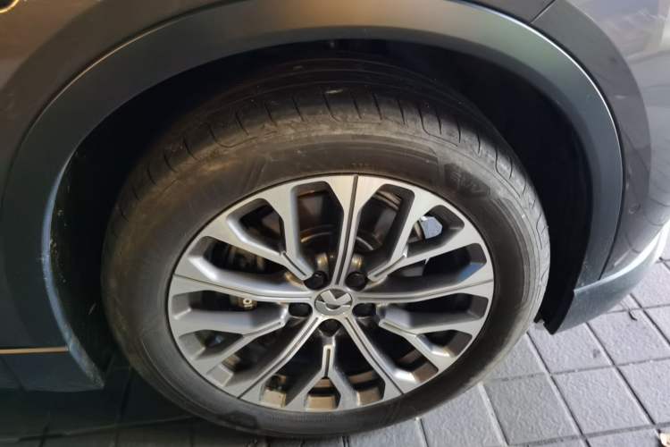 Used Nio ES6 2024 75 kWh Right Front Wheel Hub