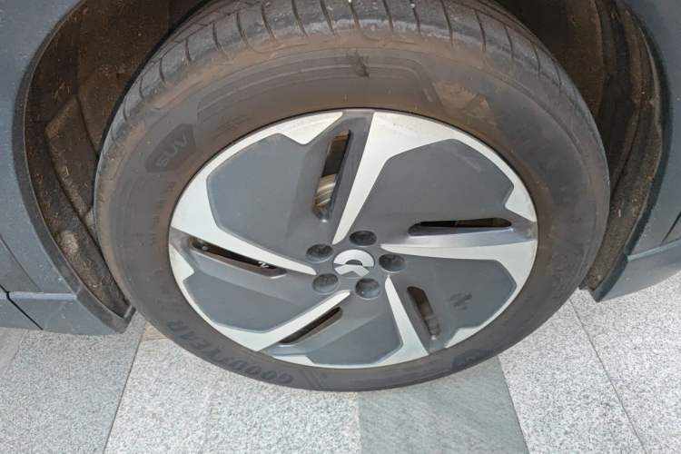 Used Nio ES6 2024 75 kWh Right Front Wheel Hub