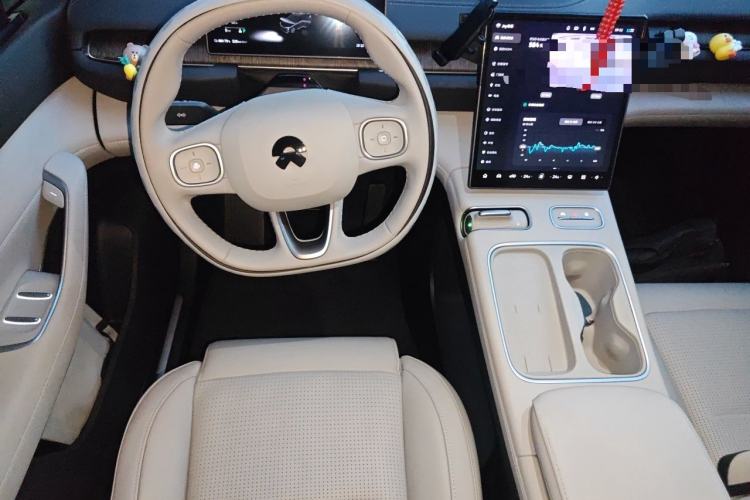 Used Nio ES6 2024 75 kWh Steering Wheel