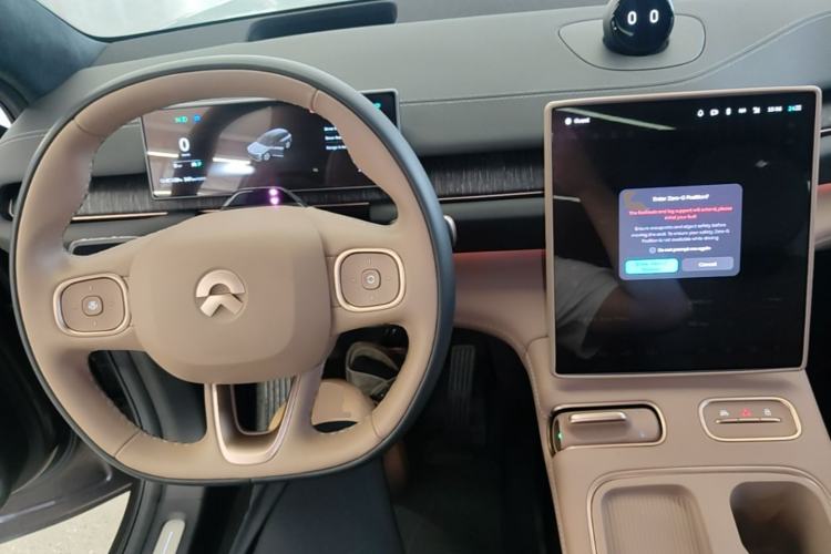 Used Nio ES6 2024 75 kWh Center Console