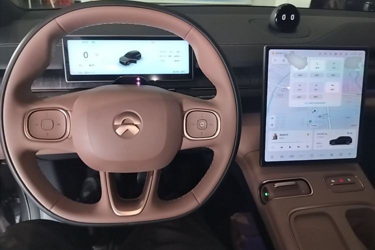 Used Nio ES6 2024 75 kWh Center Console