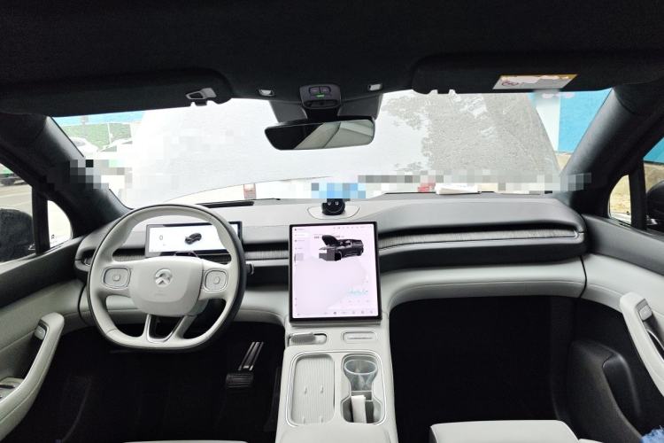 Used Nio ES6 2024 75 kWh Center Console