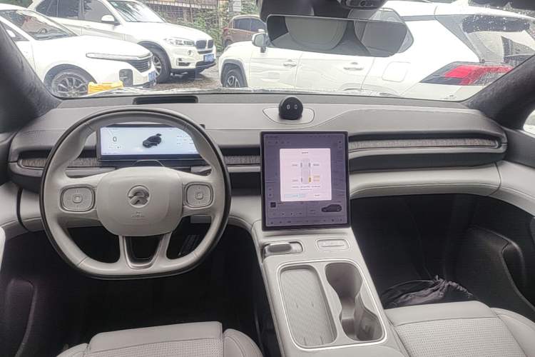 Used Nio ES6 2024 75 kWh Center Console