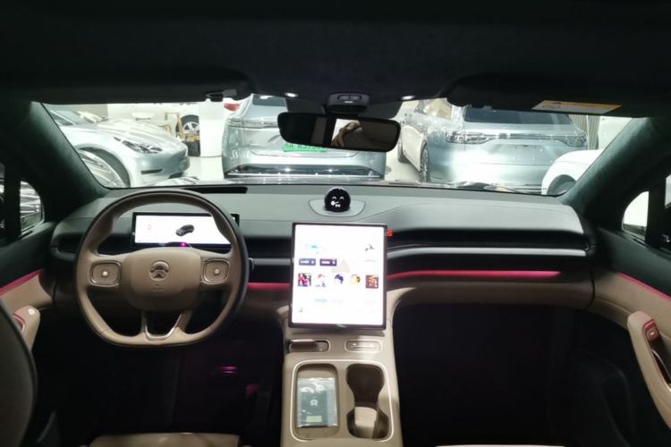 Used Nio ES6 2024 75 kWh Center Console