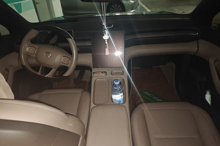 Used Nio ES6 2024 75 kWh Center Console