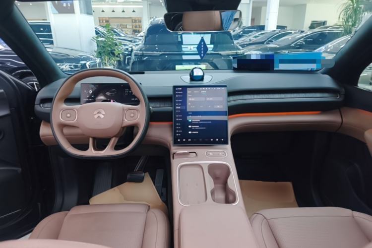 Used Nio ES6 2024 75 kWh Center Console