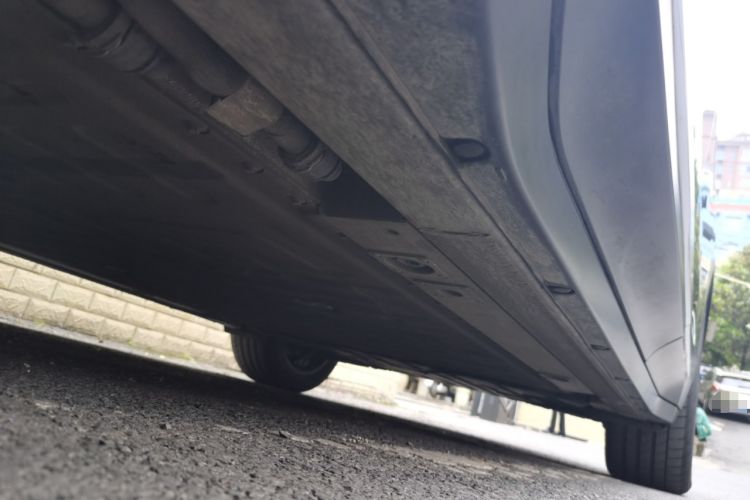 Used Nio ES6 2024 75 kWh Chassis Front Left