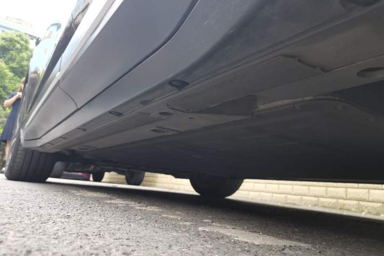 Used Nio ES6 2024 75 kWh Chassis Rear Left