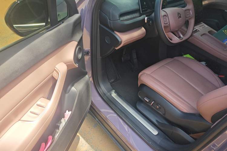 Used Nio ES6 2024 75 kWh Driver Seat