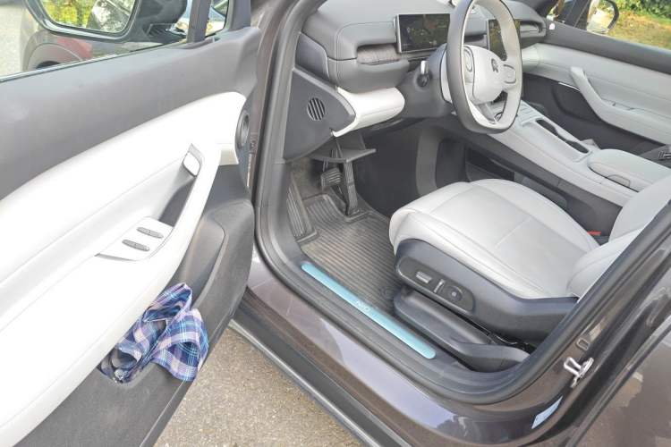 Used Nio ES6 2024 75 kWh Driver Seat