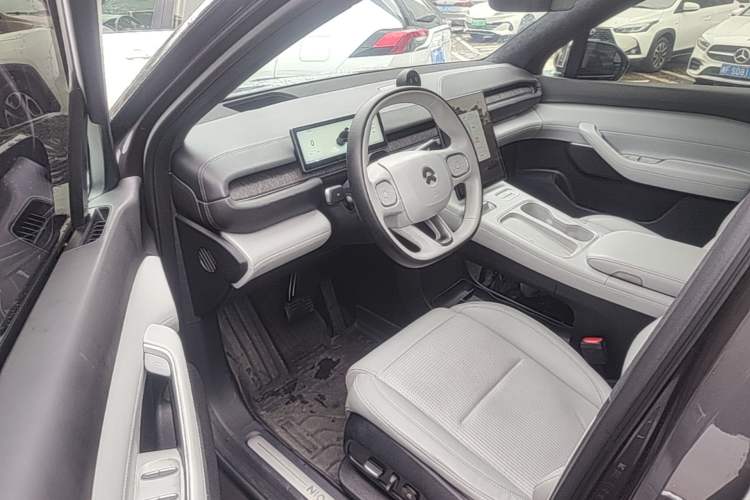 Used Nio ES6 2024 75 kWh Driver Seat