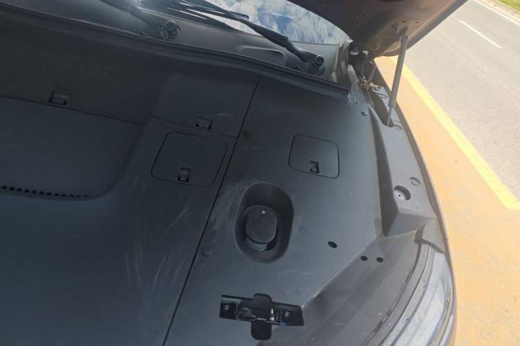 Used Nio ES6 2024 75 kWh Engine Bay Left