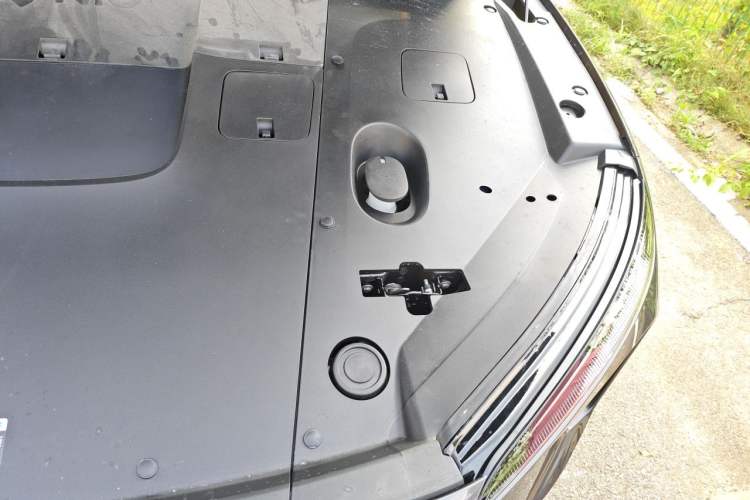 Used Nio ES6 2024 75 kWh Engine Bay Left