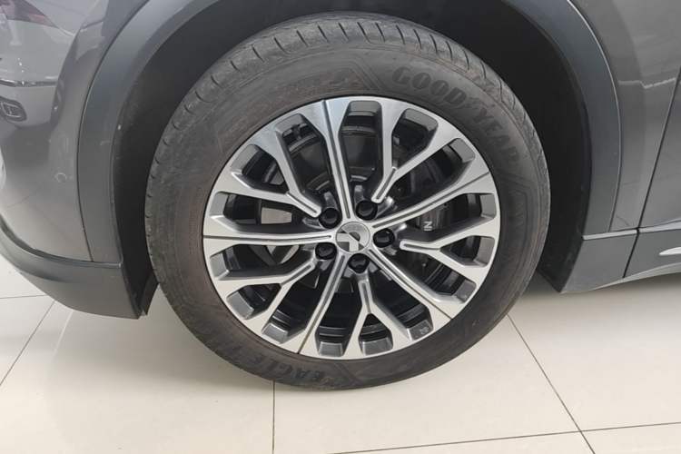 Used Nio ES6 2024 75 kWh Exterior 1