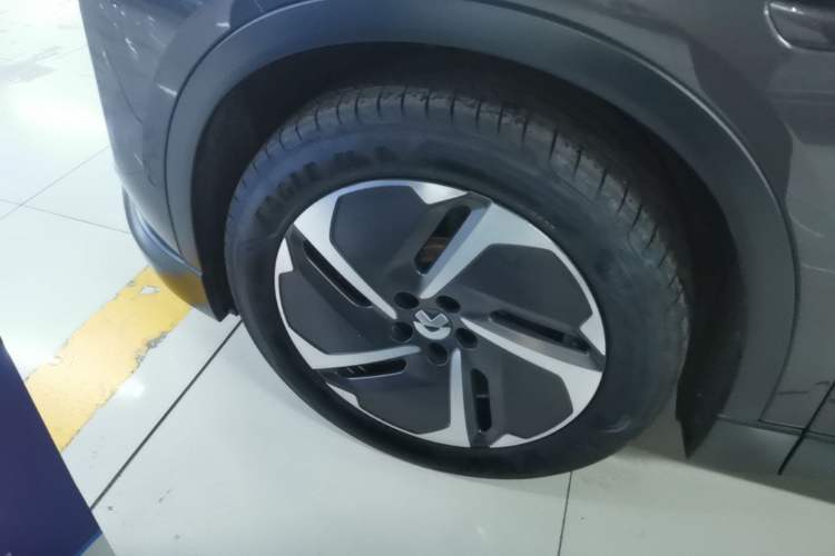 Used Nio ES6 2024 75 kWh Exterior 4