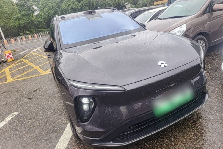 Used Nio ES6 2024 75 kWh Front Right 45 Deg