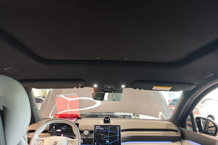 Used Nio ES6 2024 75 kWh Headliner
