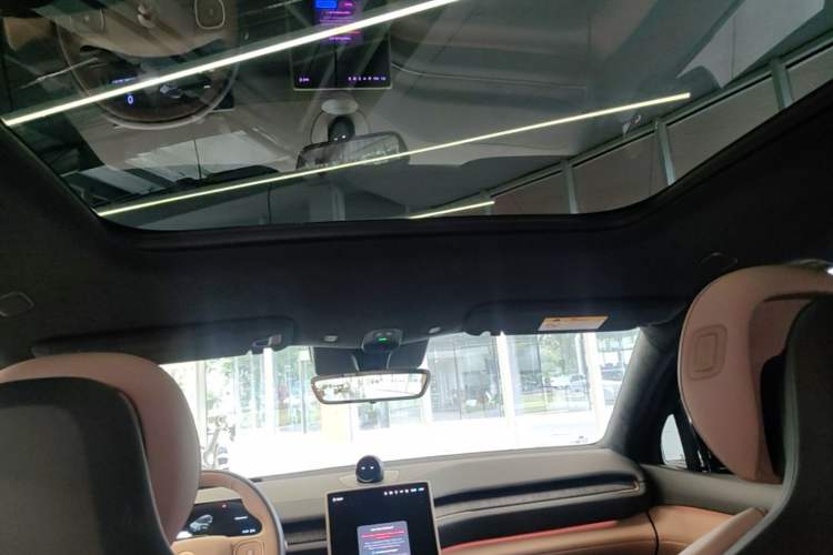 Used Nio ES6 2024 75 kWh Headliner