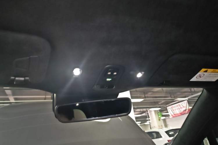 Used Nio ES6 2024 75 kWh Headliner